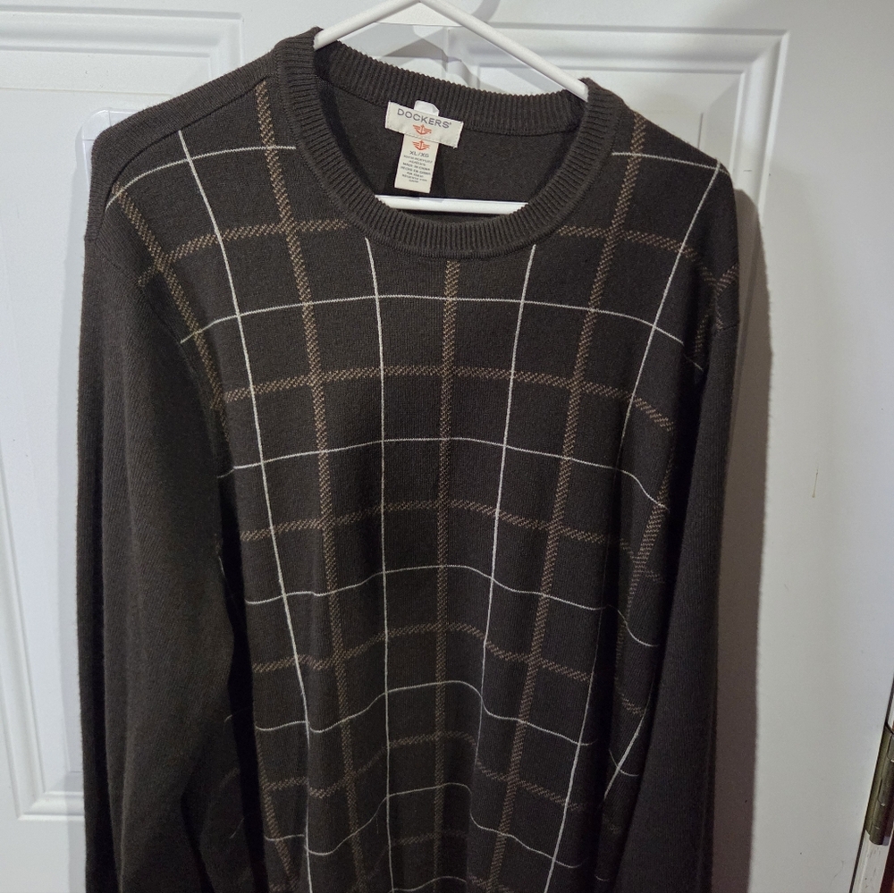 Dockers Men's Dark Brown Plaid Crewneck Sweater